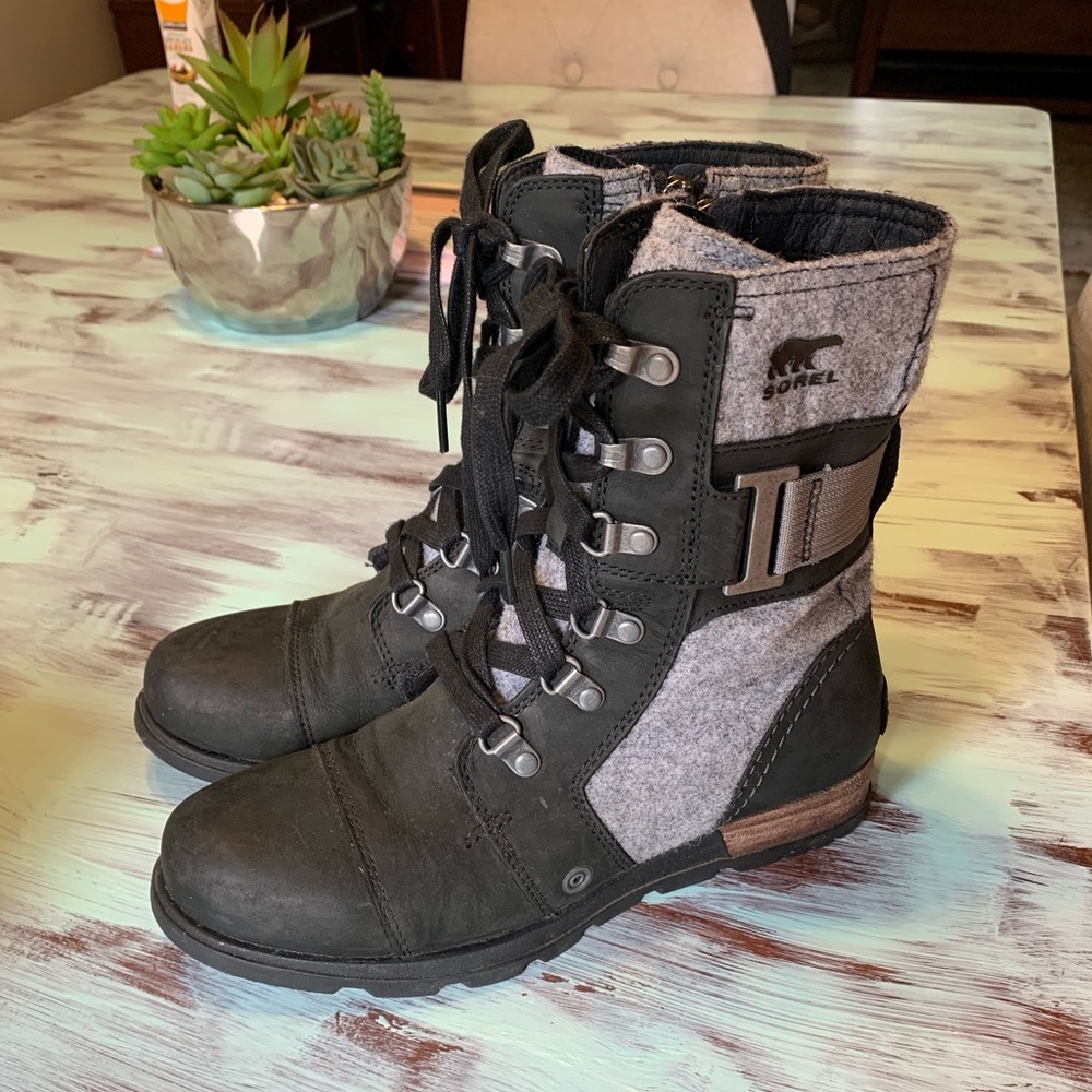 Combat boots